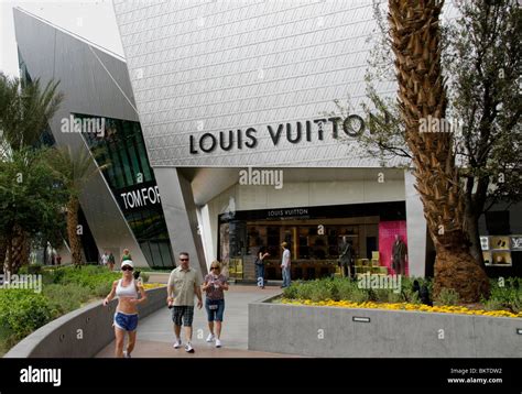 louis vuitton city center|louis vuitton las vegas outlet.